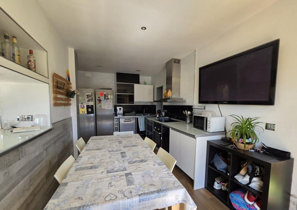 4 soveværelse Rækkehus til salg i Sant Pere de Ribes med swimmingpool - € 339.000 (Ref: 9891965)