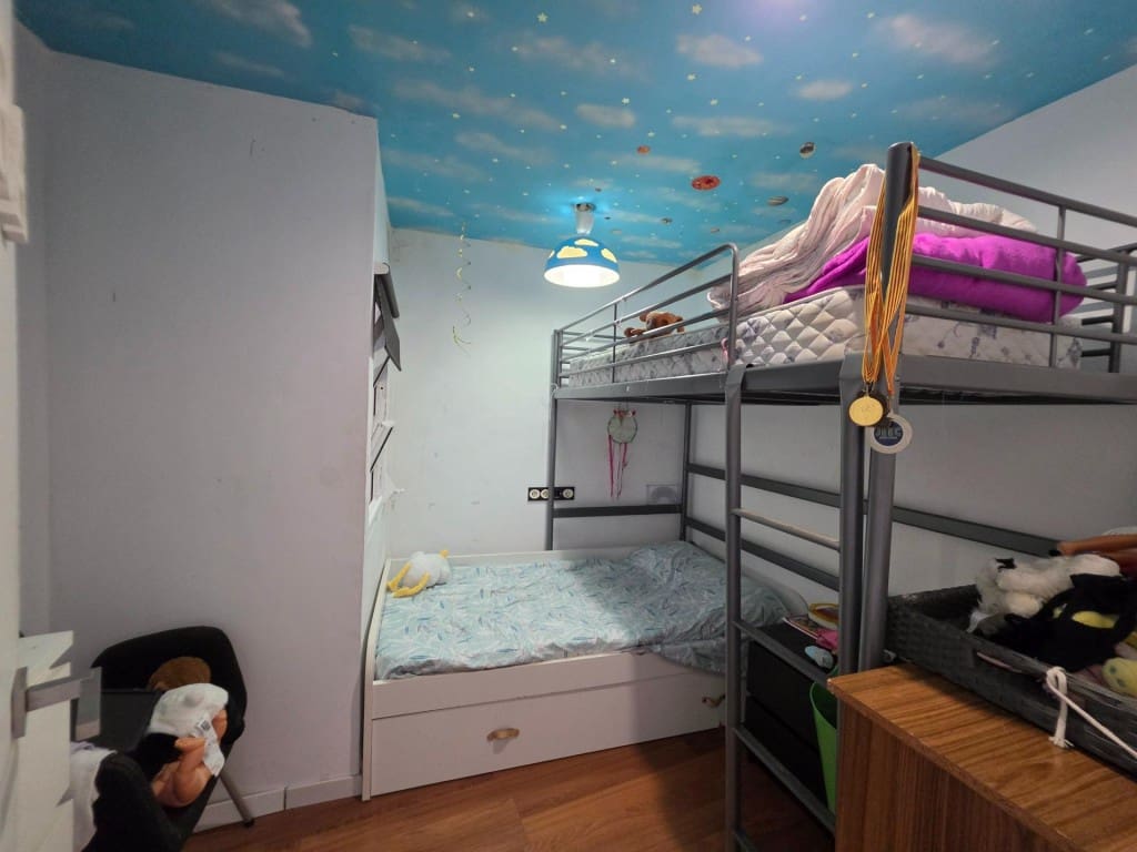 4 soveværelse Rækkehus til salg i Sant Pere de Ribes med swimmingpool - € 339.000 (Ref: 9891965)