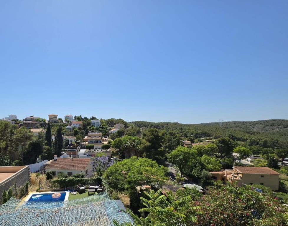 4 soveværelse Rækkehus til salg i Sant Pere de Ribes med swimmingpool - € 339.000 (Ref: 9891965)