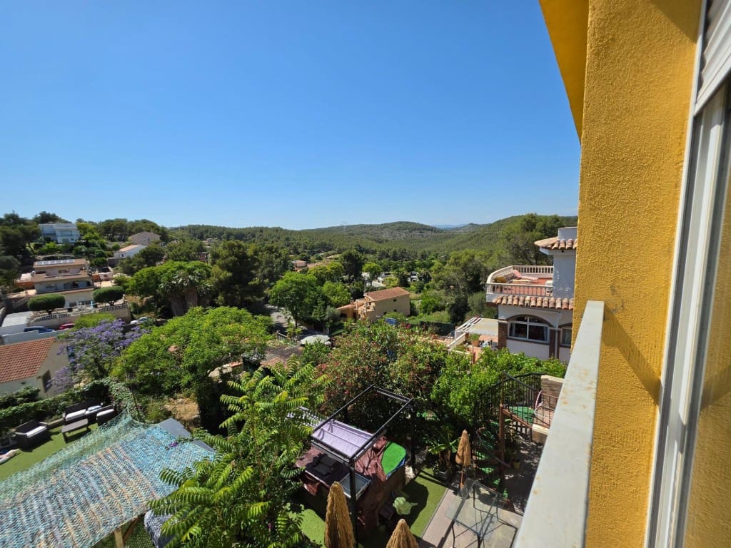 4 soveværelse Rækkehus til salg i Sant Pere de Ribes med swimmingpool - € 339.000 (Ref: 9891965)