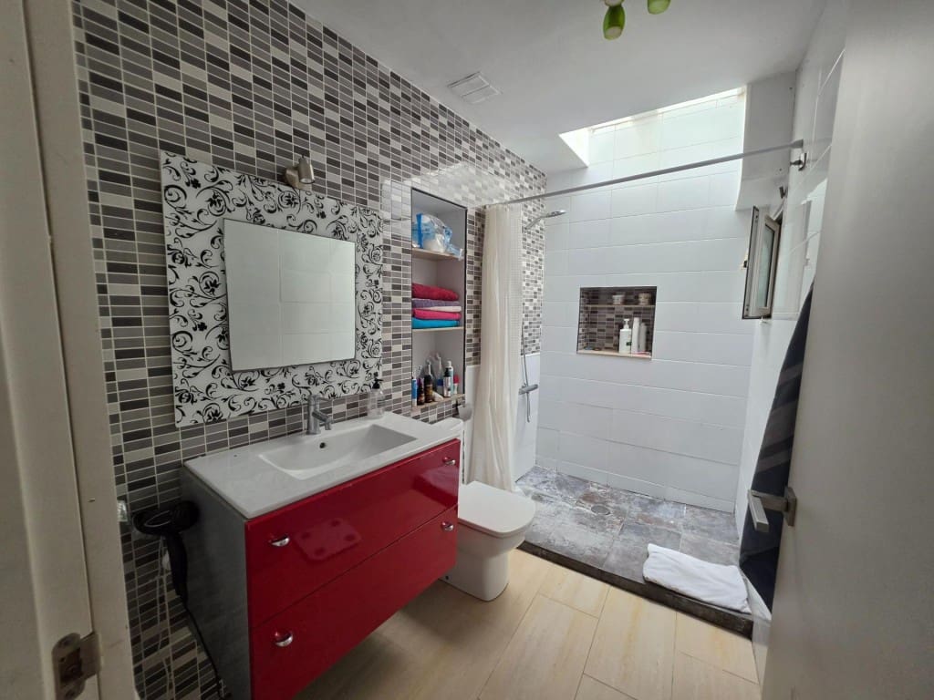 4 soveværelse Rækkehus til salg i Sant Pere de Ribes med swimmingpool - € 339.000 (Ref: 9891965)