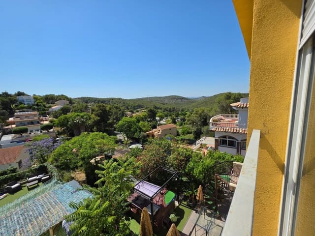 4 soveværelse Rækkehus til salg i Sant Pere de Ribes med swimmingpool - € 339.000 (Ref: 9891965)
