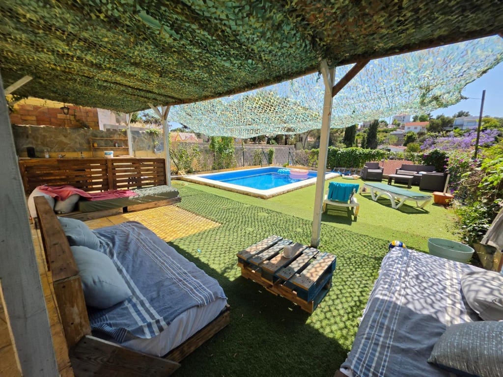 4 soveværelse Rækkehus til salg i Sant Pere de Ribes med swimmingpool - € 339.000 (Ref: 9891965)