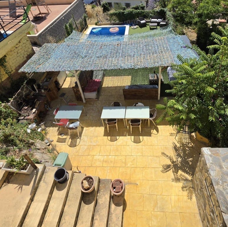 4 soveværelse Rækkehus til salg i Sant Pere de Ribes med swimmingpool - € 339.000 (Ref: 9891965)