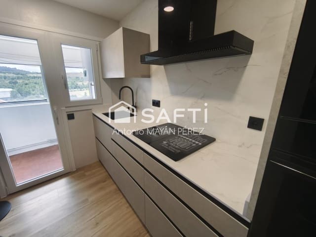 3 bedroom Apartment for sale in Santiago de Compostela - € 250,000 (Ref: 9894120)