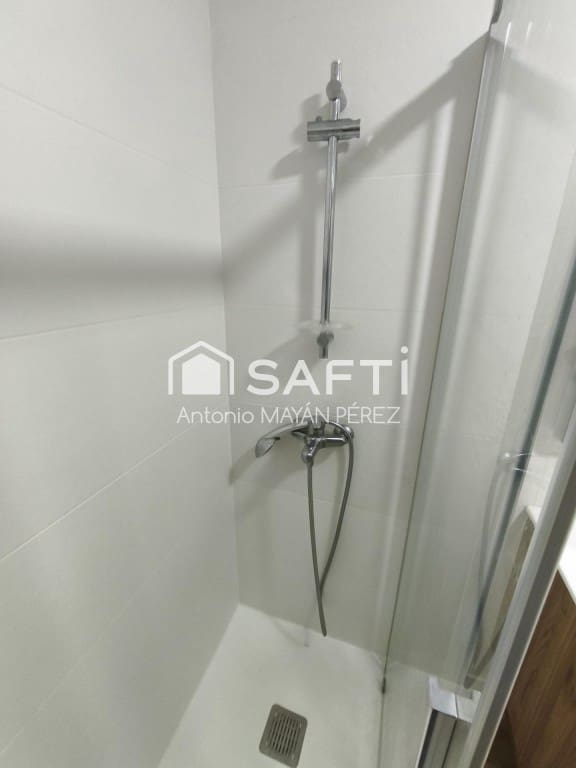 3 bedroom Apartment for sale in Santiago de Compostela - € 250,000 (Ref: 9894120)
