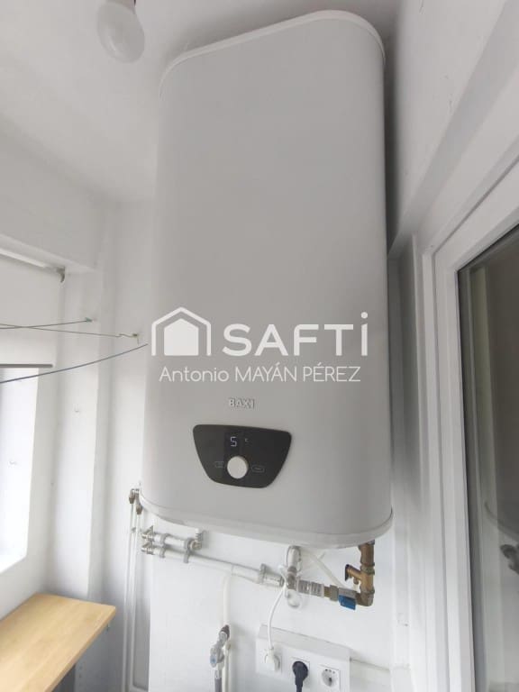 3 bedroom Apartment for sale in Santiago de Compostela - € 250,000 (Ref: 9894120)