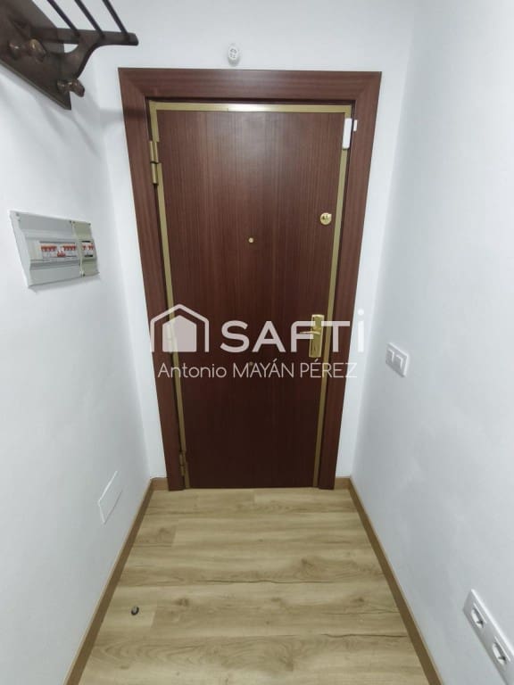 3 bedroom Apartment for sale in Santiago de Compostela - € 250,000 (Ref: 9894120)