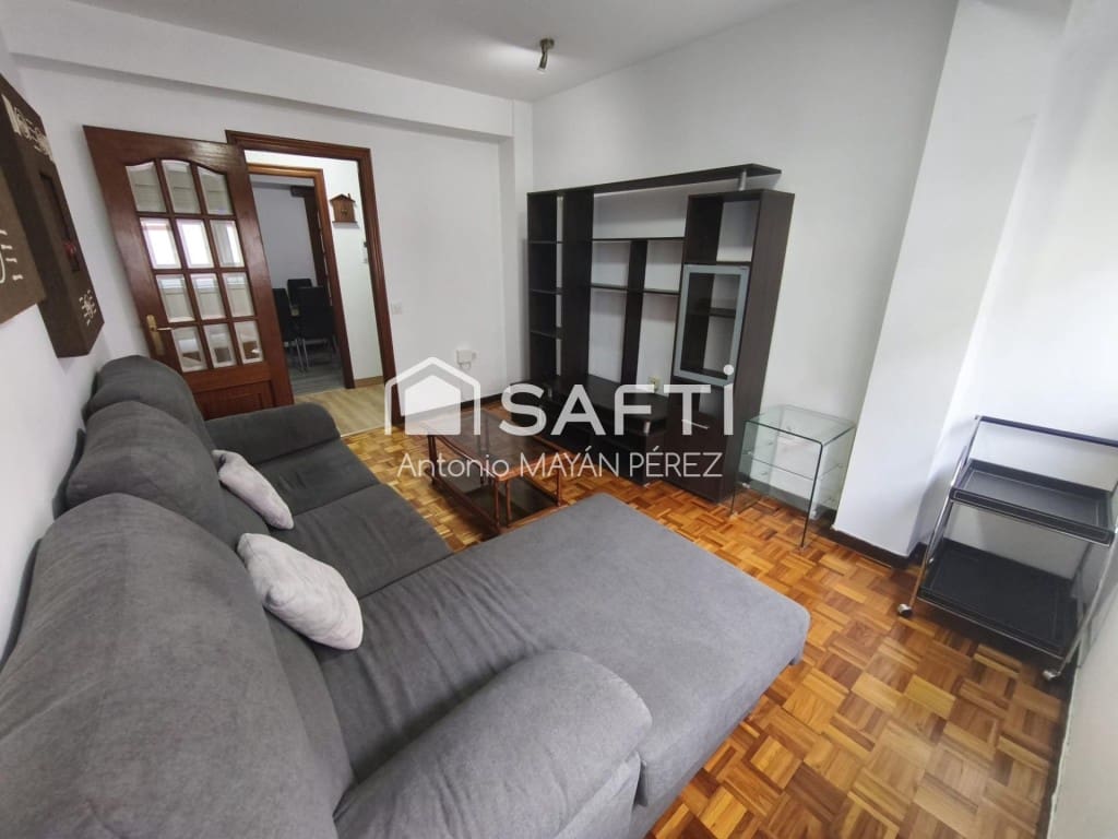 3 bedroom Apartment for sale in Santiago de Compostela - € 250,000 (Ref: 9894120)