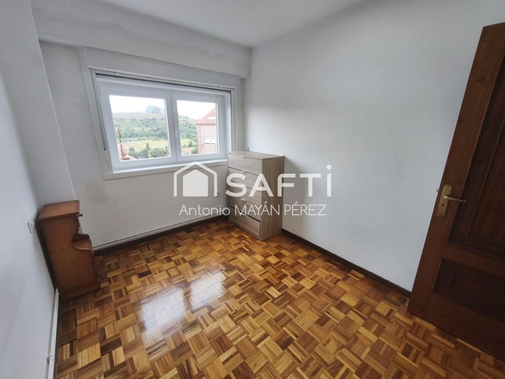 3 bedroom Apartment for sale in Santiago de Compostela - € 250,000 (Ref: 9894120)