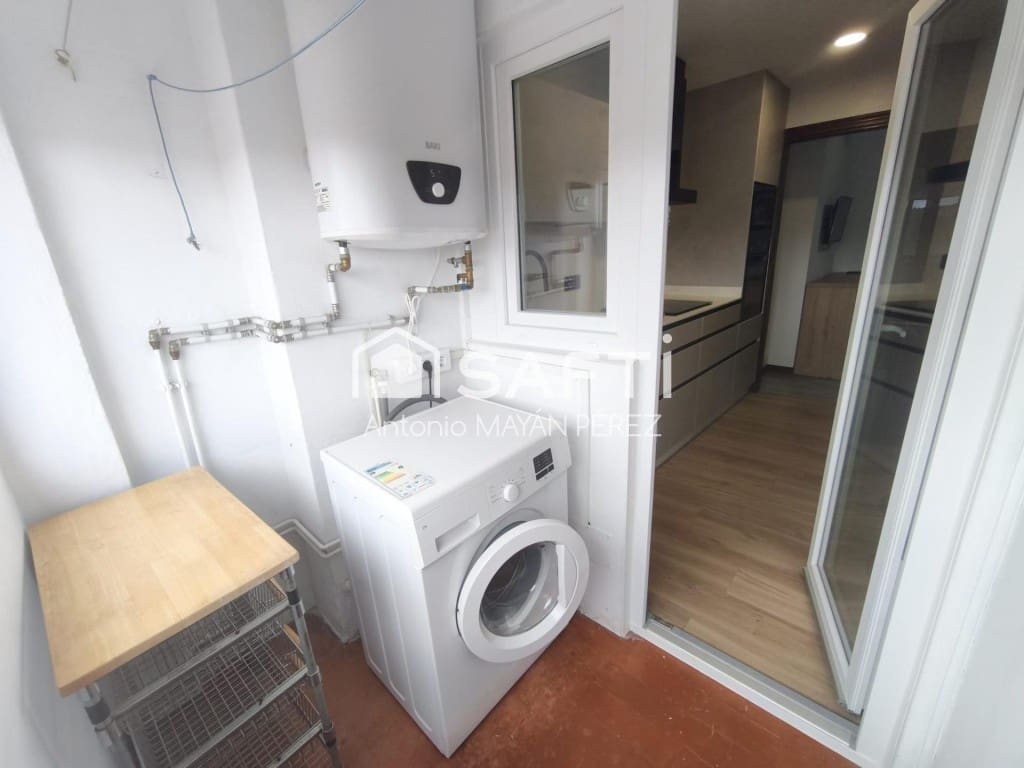 3 bedroom Apartment for sale in Santiago de Compostela - € 250,000 (Ref: 9894120)