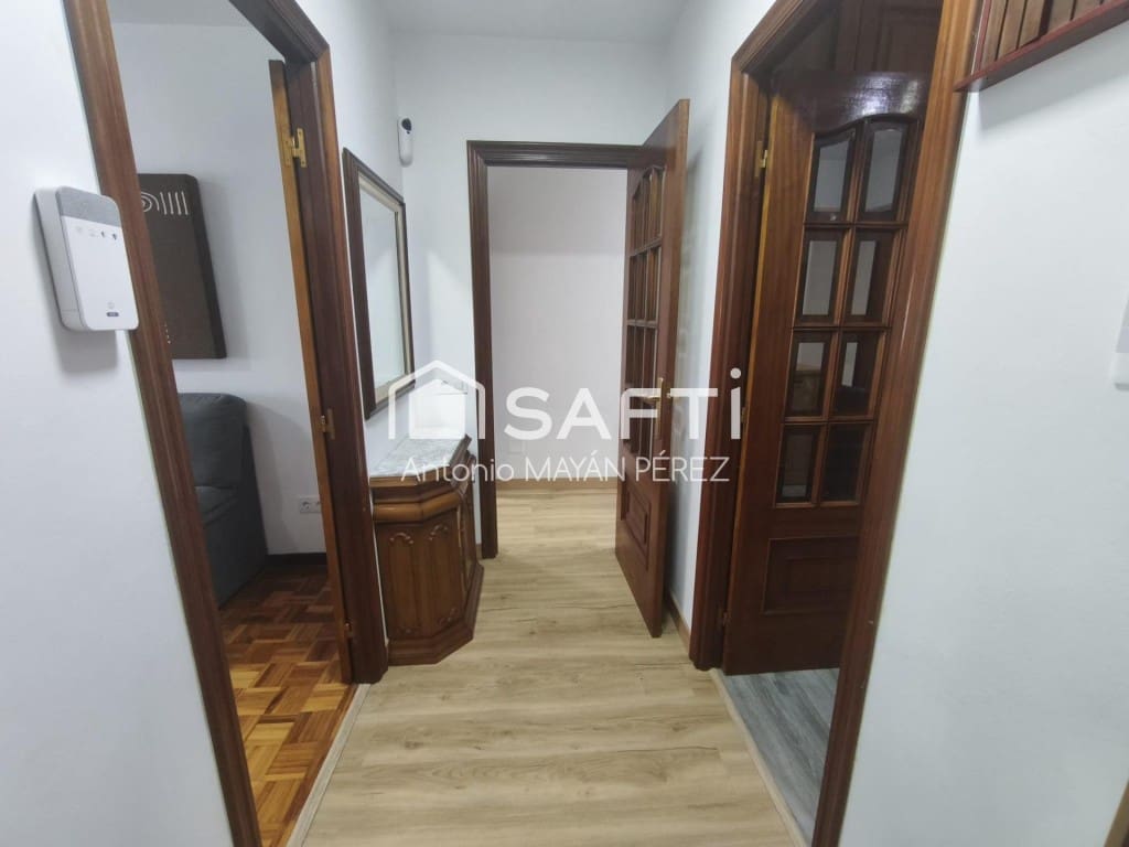 3 bedroom Apartment for sale in Santiago de Compostela - € 250,000 (Ref: 9894120)