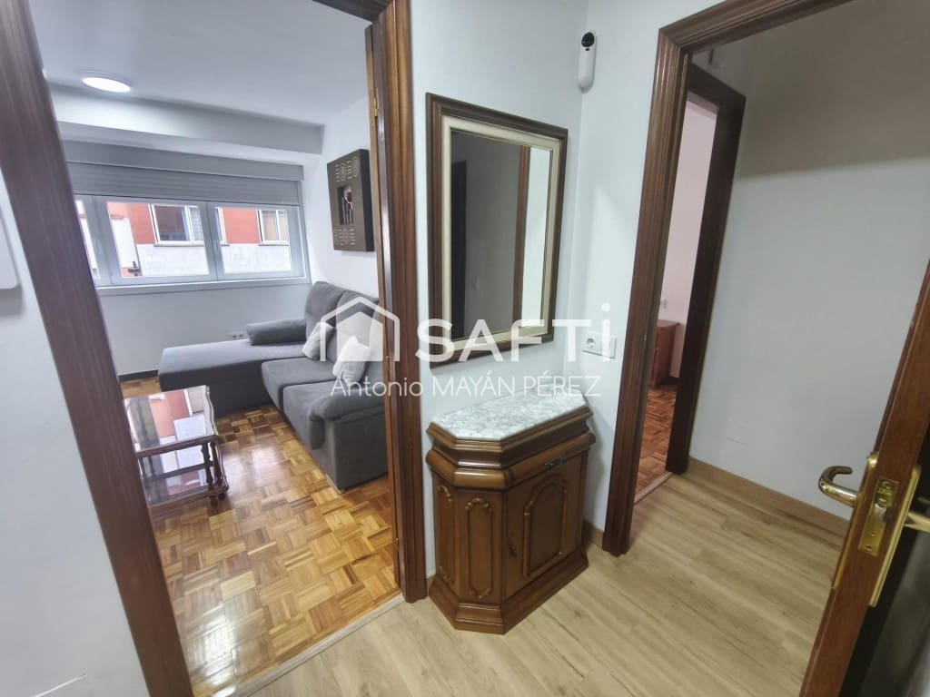 3 bedroom Apartment for sale in Santiago de Compostela - € 250,000 (Ref: 9894120)