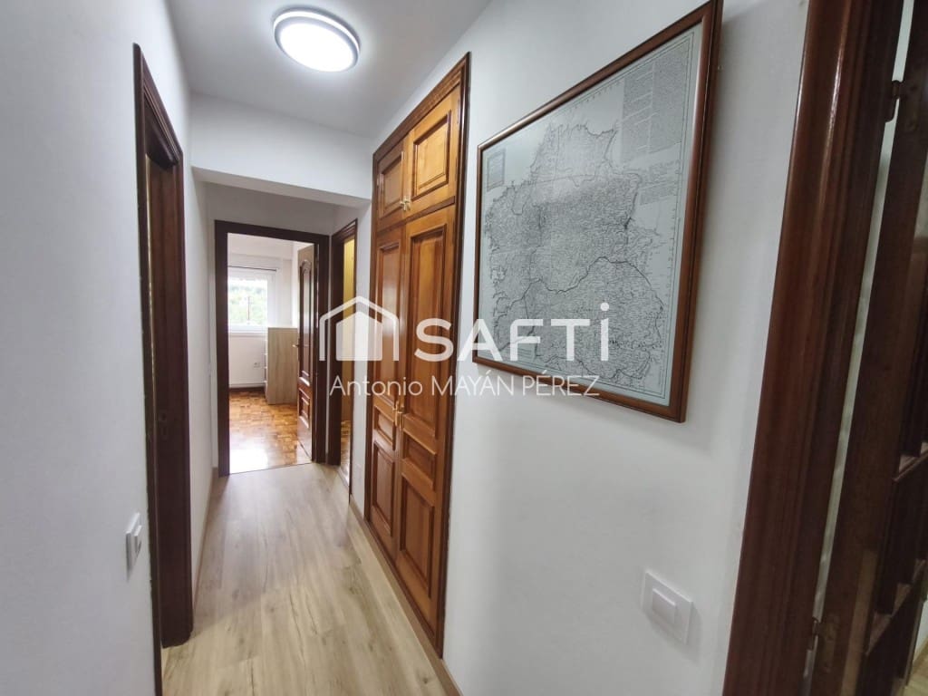3 bedroom Apartment for sale in Santiago de Compostela - € 250,000 (Ref: 9894120)