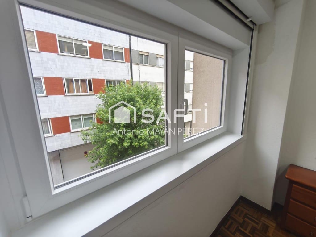 3 bedroom Apartment for sale in Santiago de Compostela - € 250,000 (Ref: 9894120)
