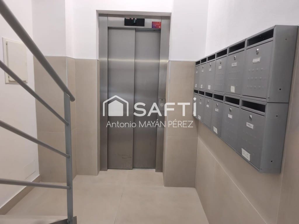 3 bedroom Apartment for sale in Santiago de Compostela - € 250,000 (Ref: 9894120)