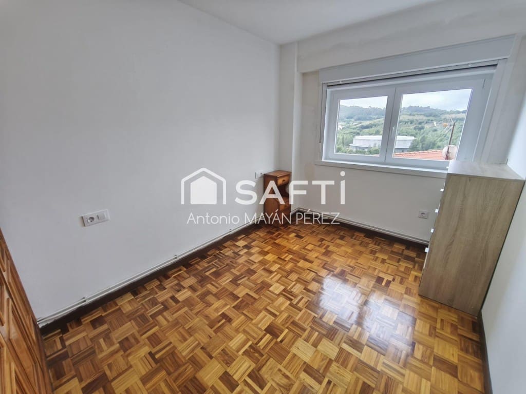 3 bedroom Apartment for sale in Santiago de Compostela - € 250,000 (Ref: 9894120)