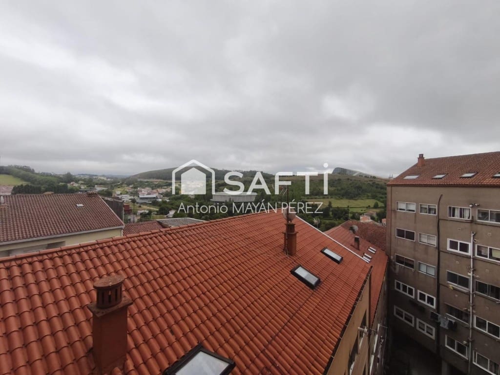 3 bedroom Apartment for sale in Santiago de Compostela - € 250,000 (Ref: 9894120)