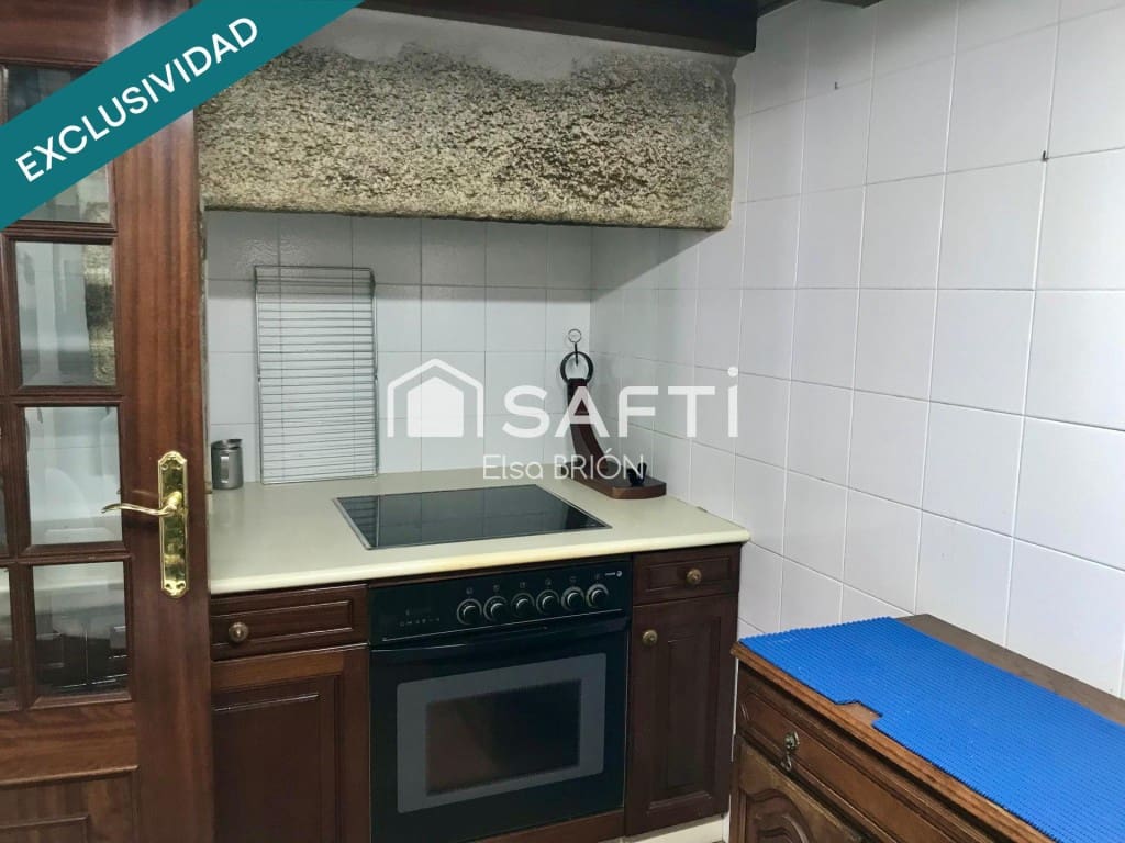 3 bedroom Terraced Villa for sale in Santiago de Compostela - € 239,000 (Ref: 9894121)