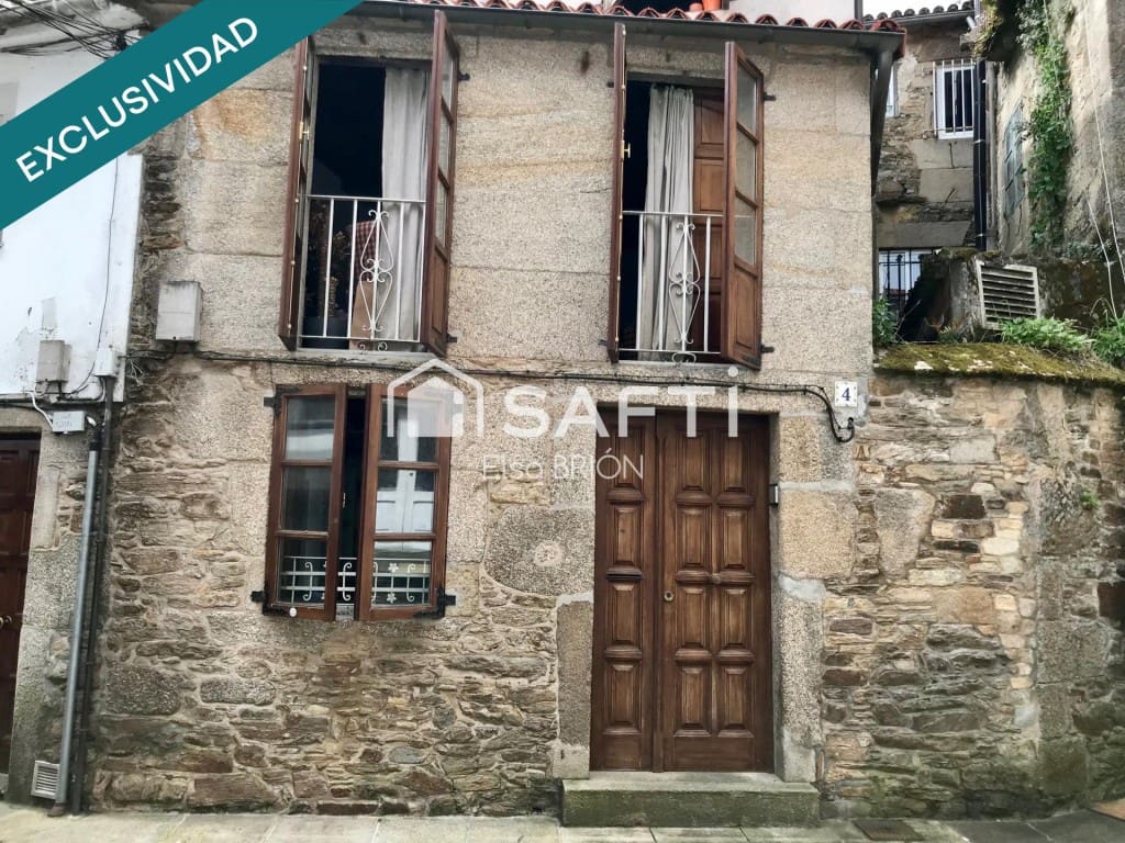 3 bedroom Terraced Villa for sale in Santiago de Compostela - € 239,000 (Ref: 9894121)