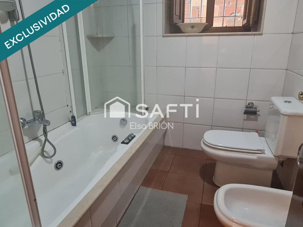 3 bedroom Terraced Villa for sale in Santiago de Compostela - € 239,000 (Ref: 9894121)