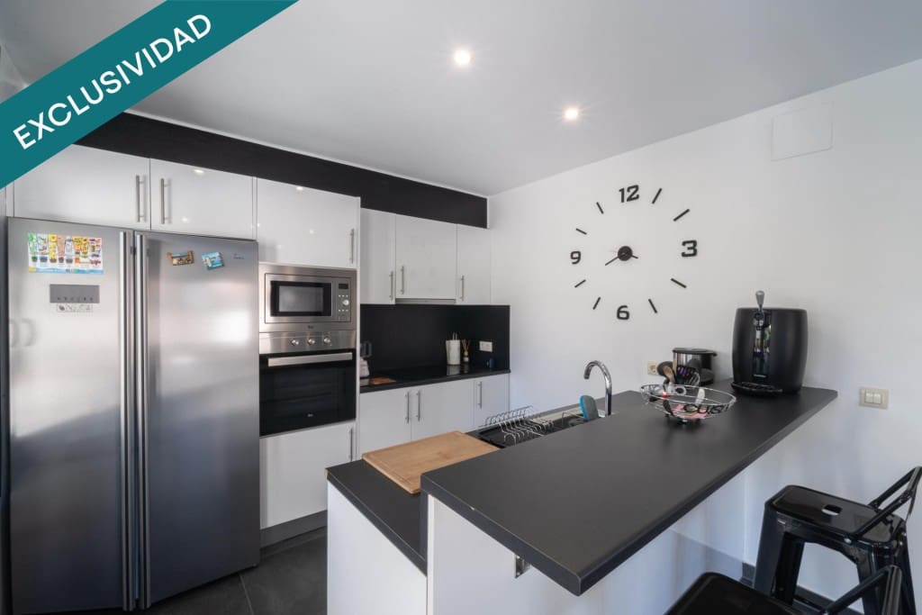 4 soverom Villa til salgs i Empuriabrava med svømmebasseng garasje - € 695 000 (Ref: 9894123)