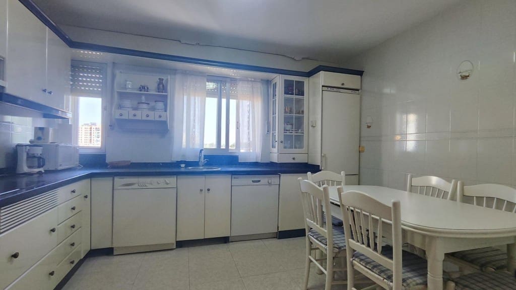 4 camera da letto Villa in vendita in Leon citta con garage - 290.000 € (Rif: 9894124)