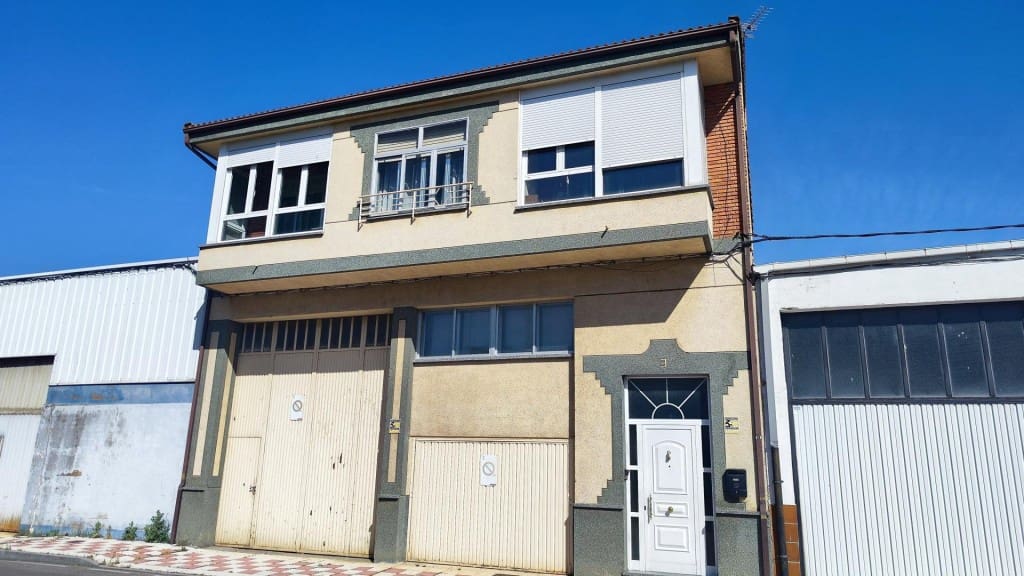 4 camera da letto Villa in vendita in Leon citta con garage - 290.000 € (Rif: 9894124)