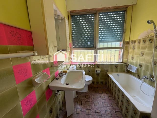 3 bedroom Villa for sale in Rioseco de Tapia - € 75,000 (Ref: 9894127)