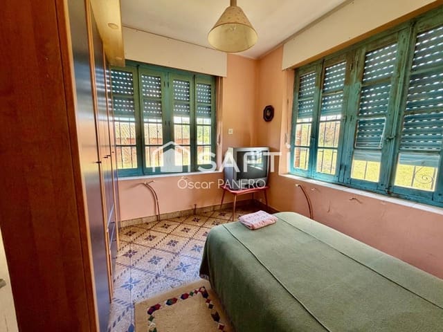 3 bedroom Villa for sale in Rioseco de Tapia - € 75,000 (Ref: 9894127)