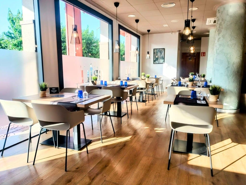 Commercial for rent in Pineda de Mar - € 1,800 (Ref: 9896859)