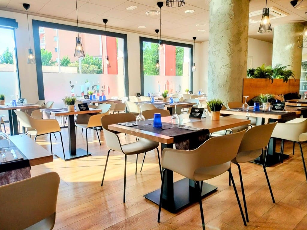 Commercial for rent in Pineda de Mar - € 1,800 (Ref: 9896859)