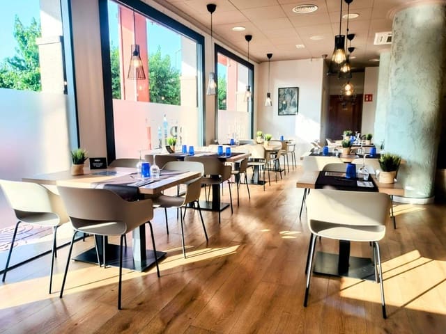 Commercial for rent in Pineda de Mar - € 1,800 (Ref: 9896859)