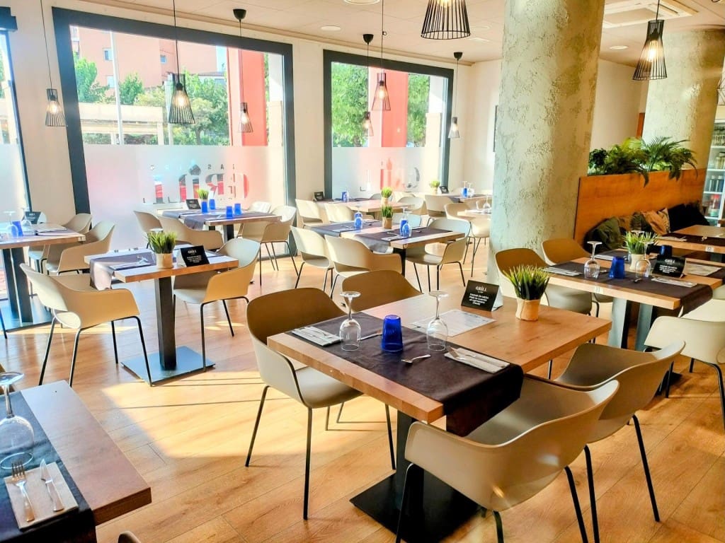 Commercial for rent in Pineda de Mar - € 1,800 (Ref: 9896859)