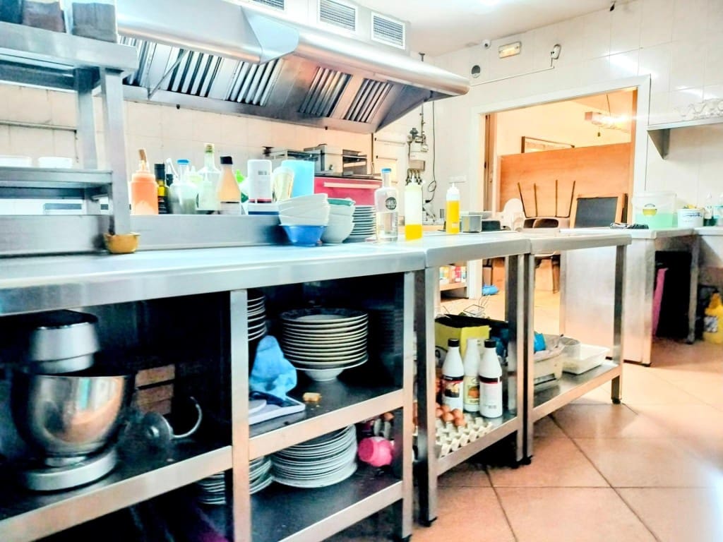 Commercial for rent in Pineda de Mar - € 1,800 (Ref: 9896859)