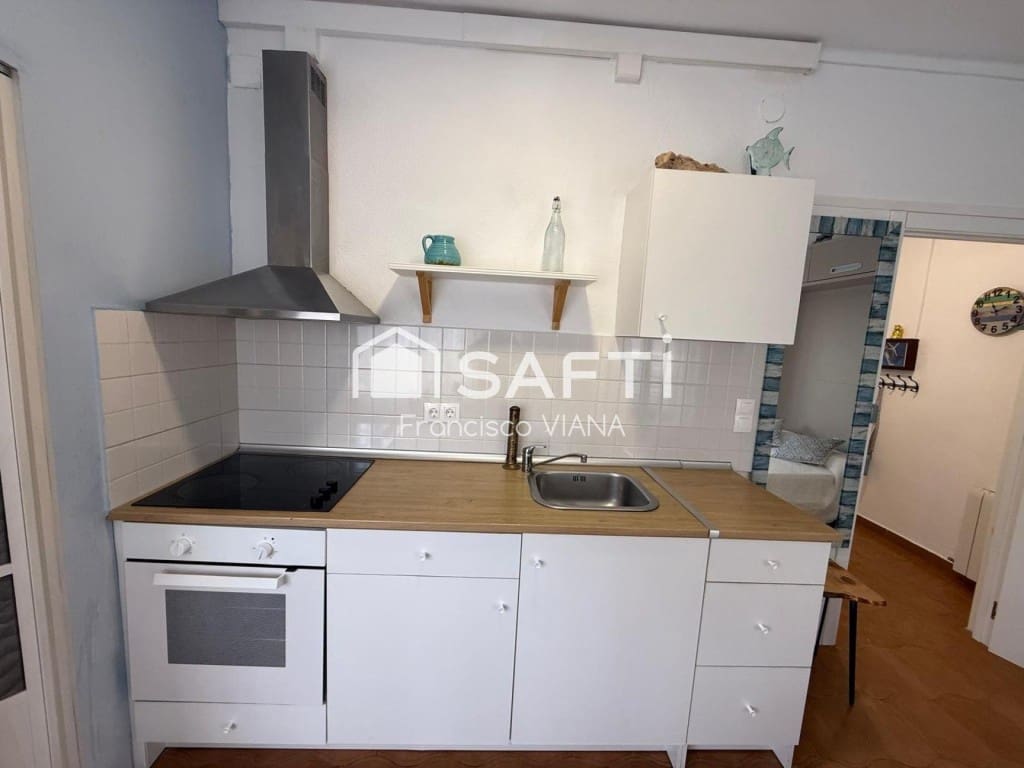 4 bedroom Apartment for sale in Malgrat de Mar - € 232,000 (Ref: 9896860)