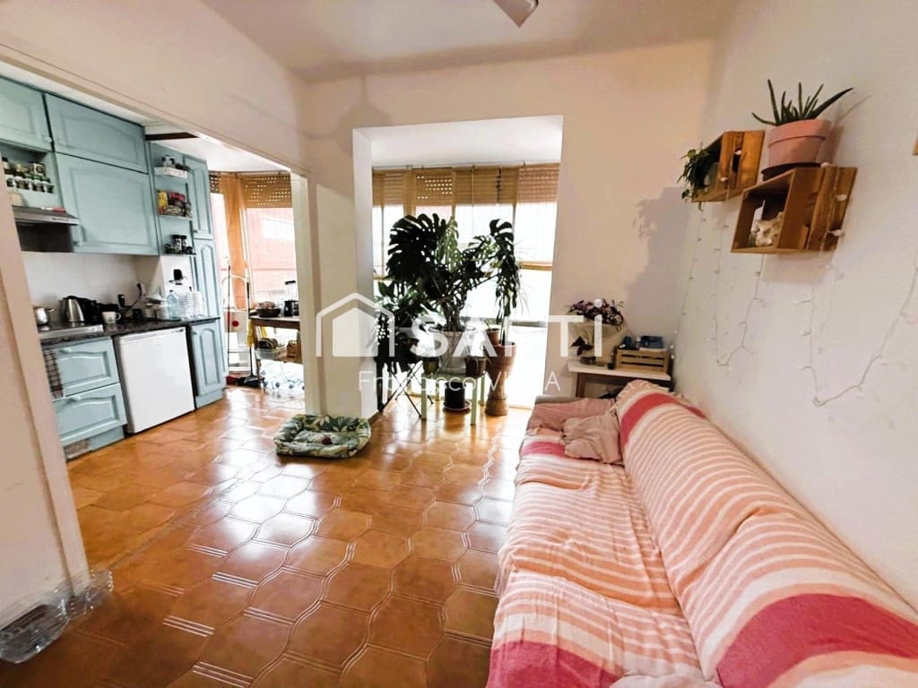 4 bedroom Apartment for sale in Malgrat de Mar - € 232,000 (Ref: 9896860)
