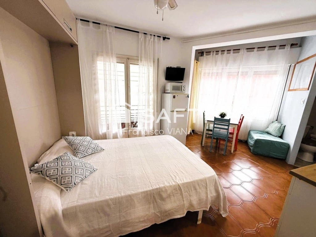 4 bedroom Apartment for sale in Malgrat de Mar - € 232,000 (Ref: 9896860)