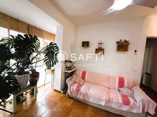 4 bedroom Apartment for sale in Malgrat de Mar - € 232,000 (Ref: 9896860)