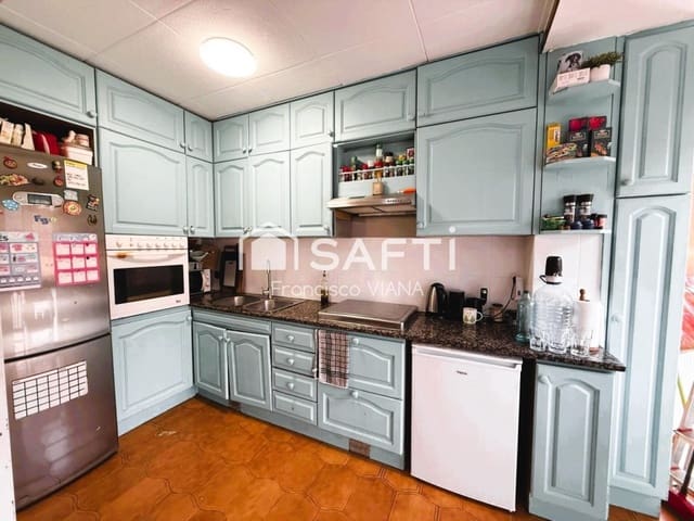 4 bedroom Apartment for sale in Malgrat de Mar - € 232,000 (Ref: 9896860)