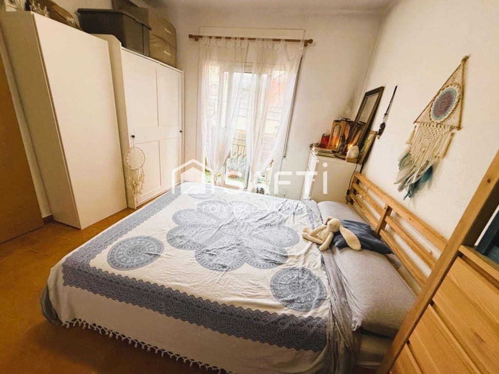 4 bedroom Apartment for sale in Malgrat de Mar - € 232,000 (Ref: 9896860)