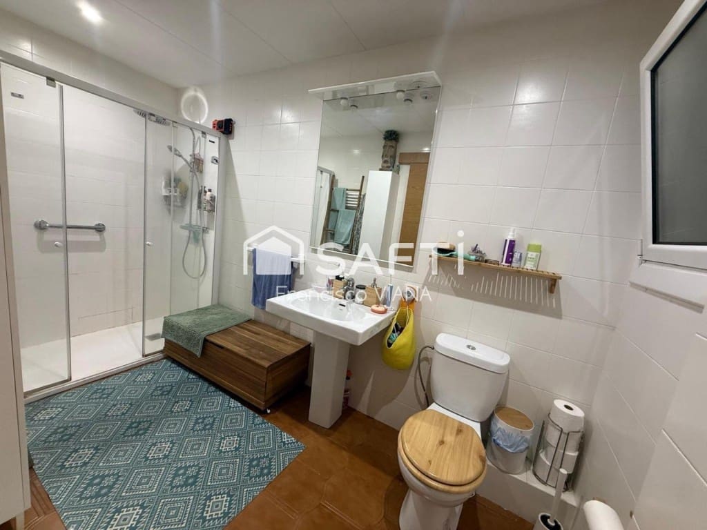 4 bedroom Apartment for sale in Malgrat de Mar - € 232,000 (Ref: 9896860)