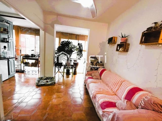 4 bedroom Apartment for sale in Malgrat de Mar - € 232,000 (Ref: 9896860)