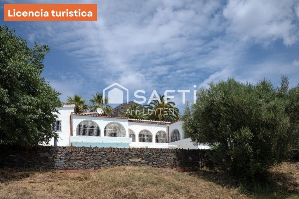 6 bedroom Villa for sale in El Mas Fumats with pool garage - € 749,000 (Ref: 9896861)