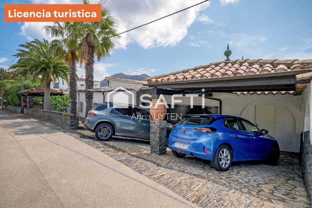 6 bedroom Villa for sale in El Mas Fumats with pool garage - € 749,000 (Ref: 9896861)