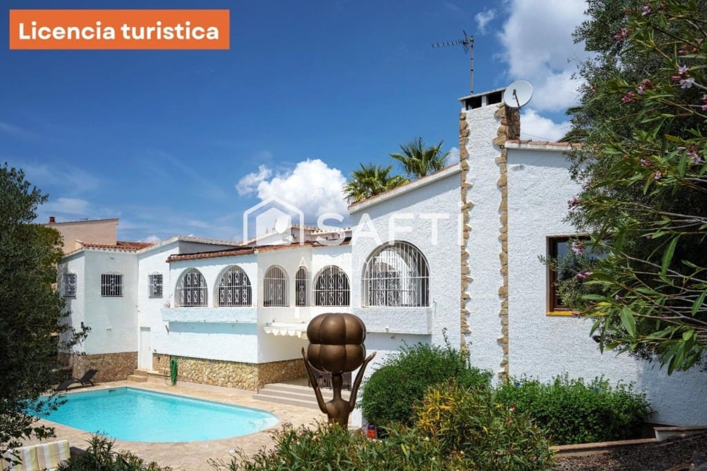 6 bedroom Villa for sale in El Mas Fumats with pool garage - € 749,000 (Ref: 9896861)