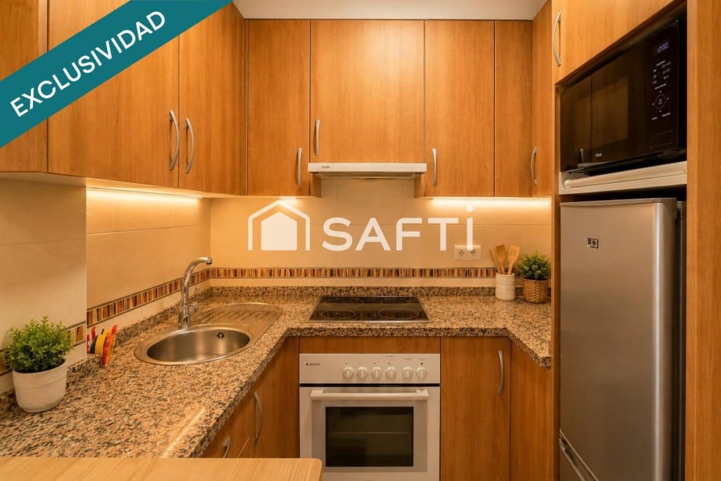 1 sovrum Lägenhet till salu i Nerja med pool - 219 000 € (Ref: 9896863)