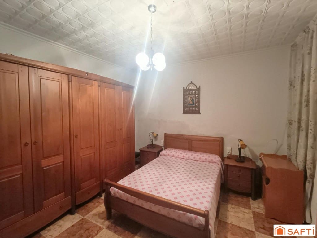 11 bedroom Terraced Villa for sale in Villarta de San Juan with garage - € 164,000 (Ref: 9899313)