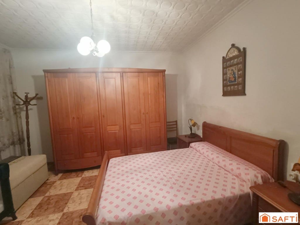 11 bedroom Terraced Villa for sale in Villarta de San Juan with garage - € 164,000 (Ref: 9899313)