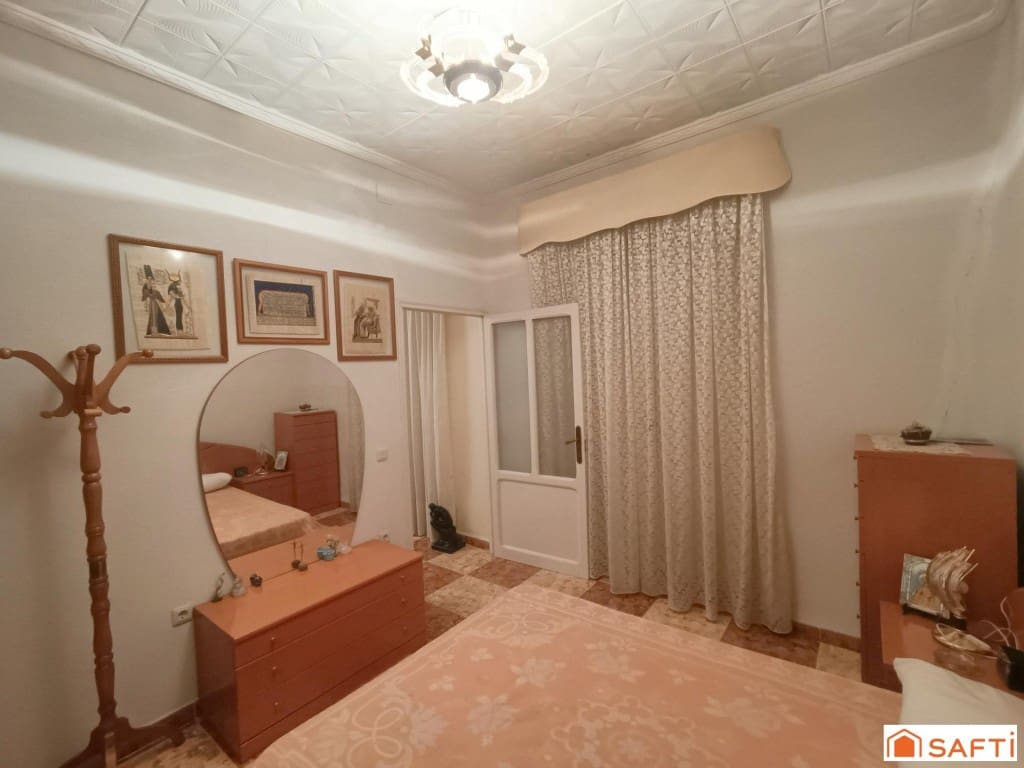 11 bedroom Terraced Villa for sale in Villarta de San Juan with garage - € 164,000 (Ref: 9899313)